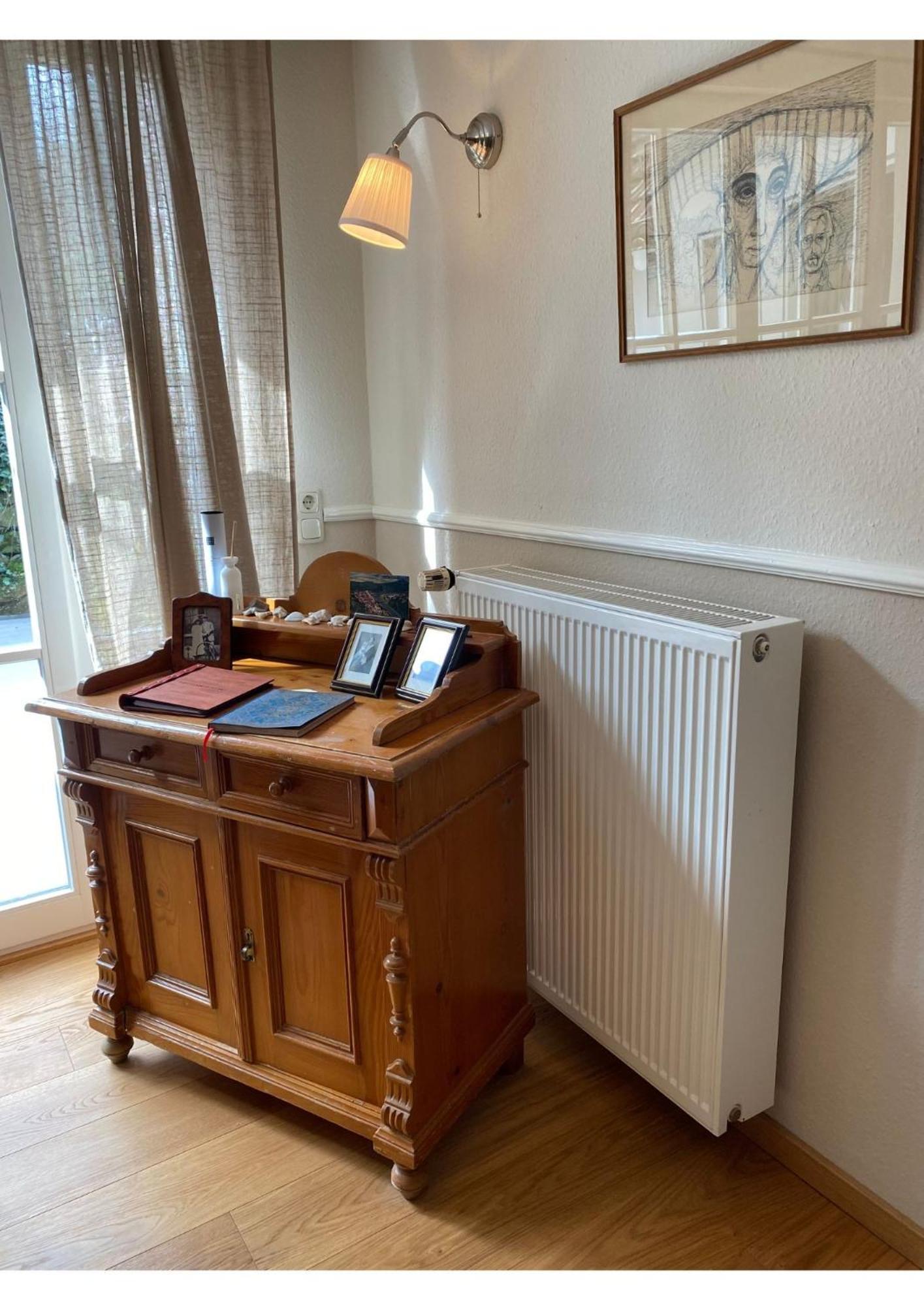 Eine Gemuetliche Ferienwohnung Mit Garten Bad Karlshafen Exterior photo
